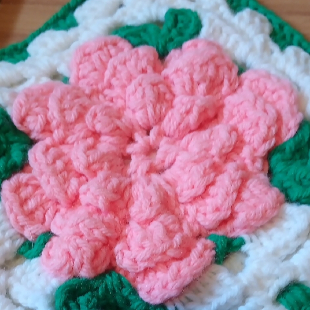 Vintage Handcrafted Floral Crochet Pot Holders - Pink and Green - Picture 3 of 5